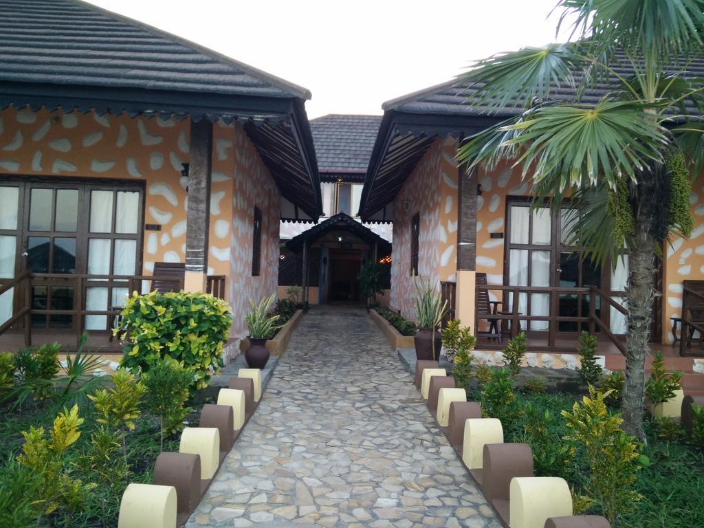 פאג'ה Arabian Nights Hotel מראה חיצוני תמונה