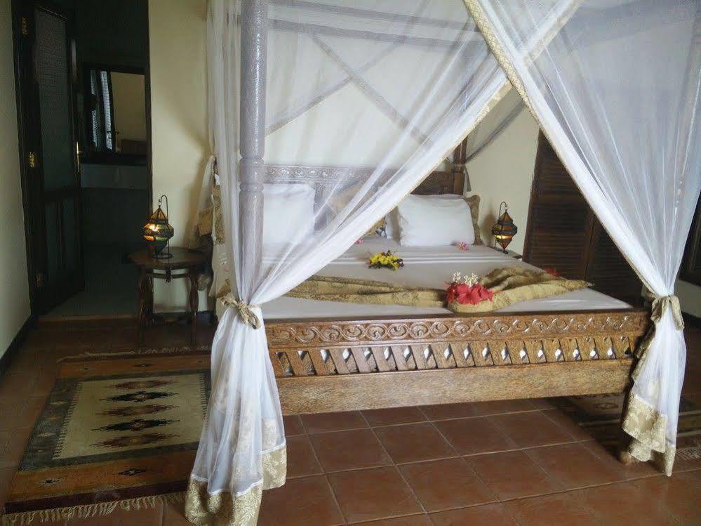 פאג'ה Arabian Nights Hotel מראה חיצוני תמונה